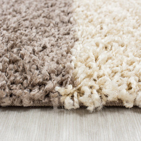 Uitrusten Onverbiddelijk Vakantie Mocca karpet Life shaggy | Hoogpolig mocca vloerkleed - Vloerkleden en  karpetten